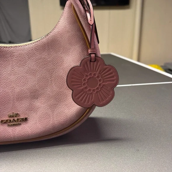Coach Emily Shoulder Bag Signature Canvas Powder Pink CDW86 Floral Charm NWT - Picture 3 of 9